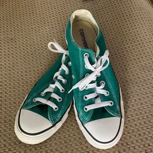 Converse Tennis Shoes, Size 9 (Men 7)